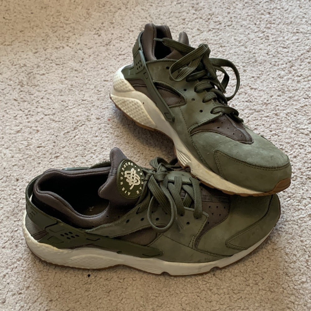 Nike Air Hurache - image 2